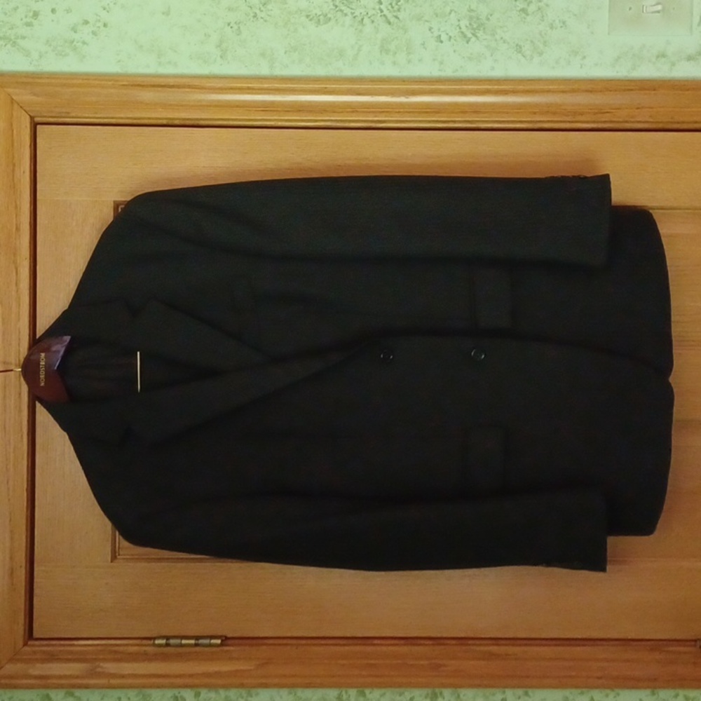Men's Formal Black Wool Suit by Michael Kors 39R